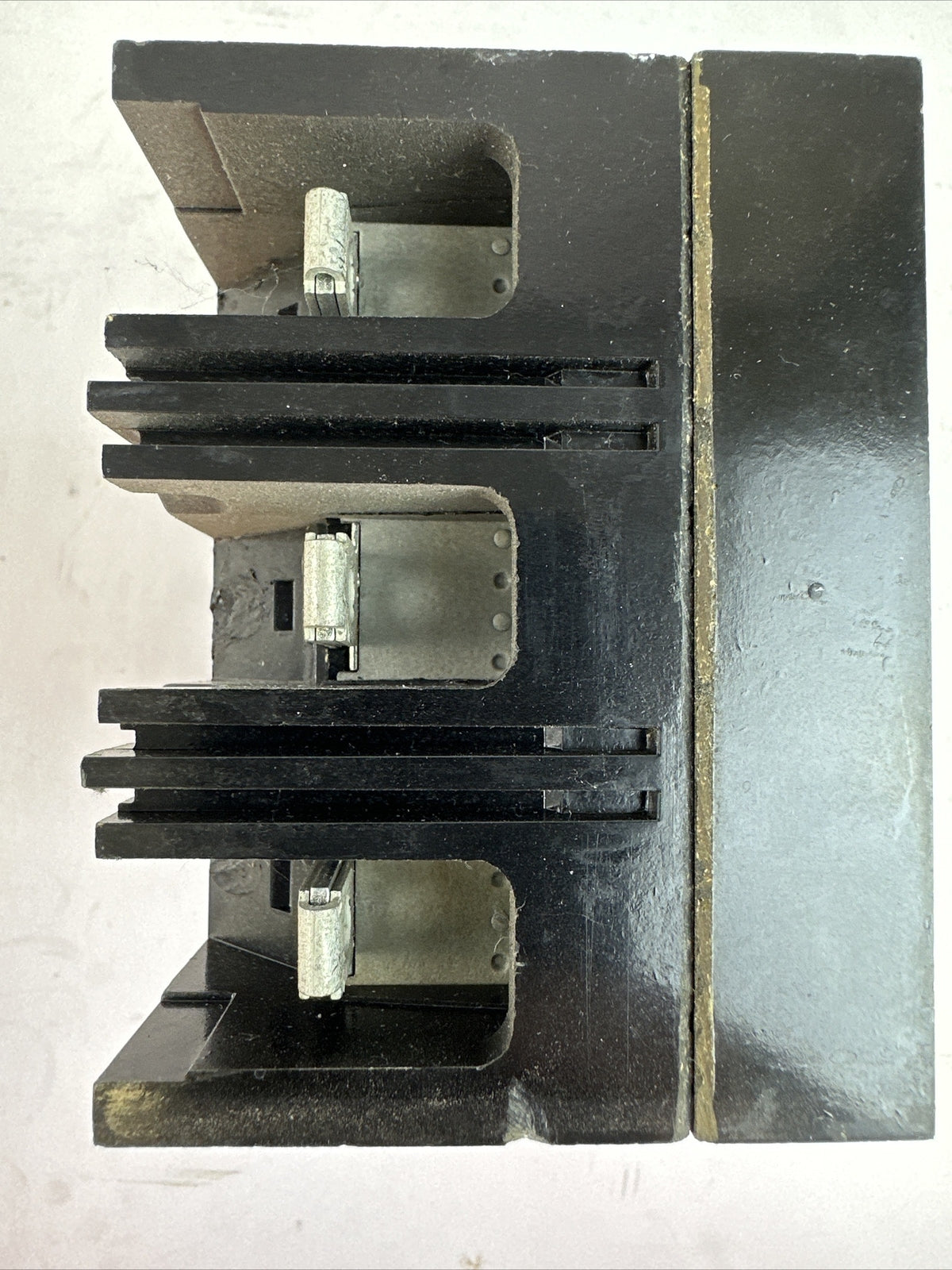 GE TED134015 CIRCUIT BREAKER 480VAC 15A 3POLE
