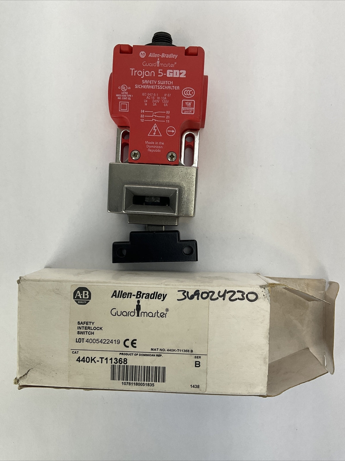 ALLEN BRADLEY 440K-T11368 GUARD MASTER SER B SAFETY INTERLOCK SWITCH