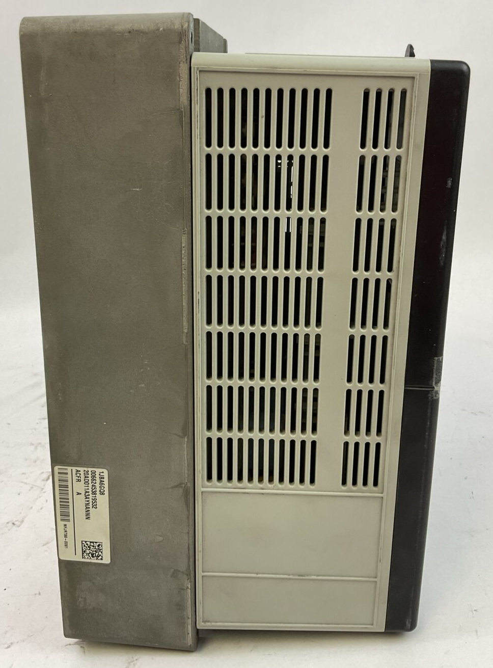 ALLEN BRADLEY 20AD011A3AYNANNN AC DRIVE SER A FIRMWARE 2.009 20-HIM-A3 FW V3.005