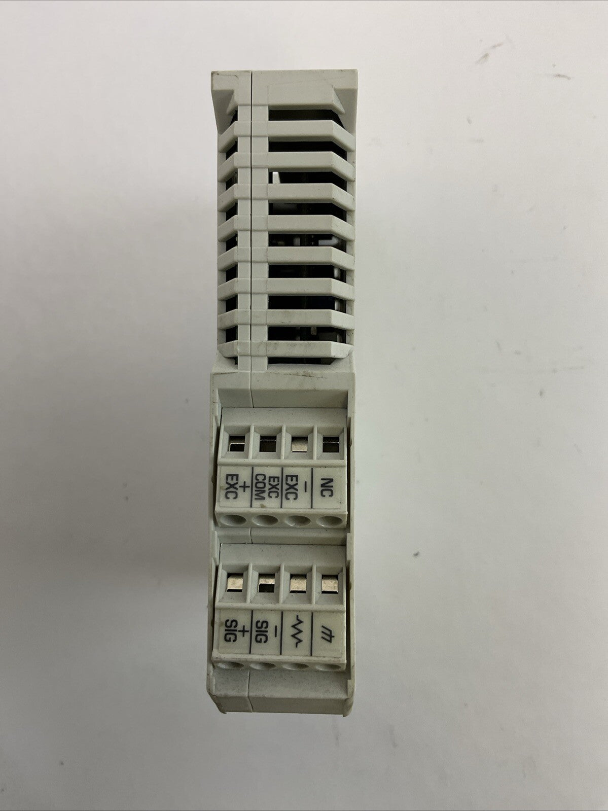 DAYTRONIC 5M64 VOLTAGE CONDITIONER POWER INPUT 11-28VDC ANALOG OUTPUT 10VDC