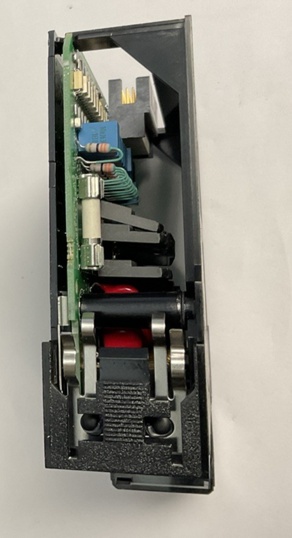 ALLEN BRADLEY 1756-OA16 SER A FW 3.2 16 PT D/O MODULE OUTPUT 50/60HZ