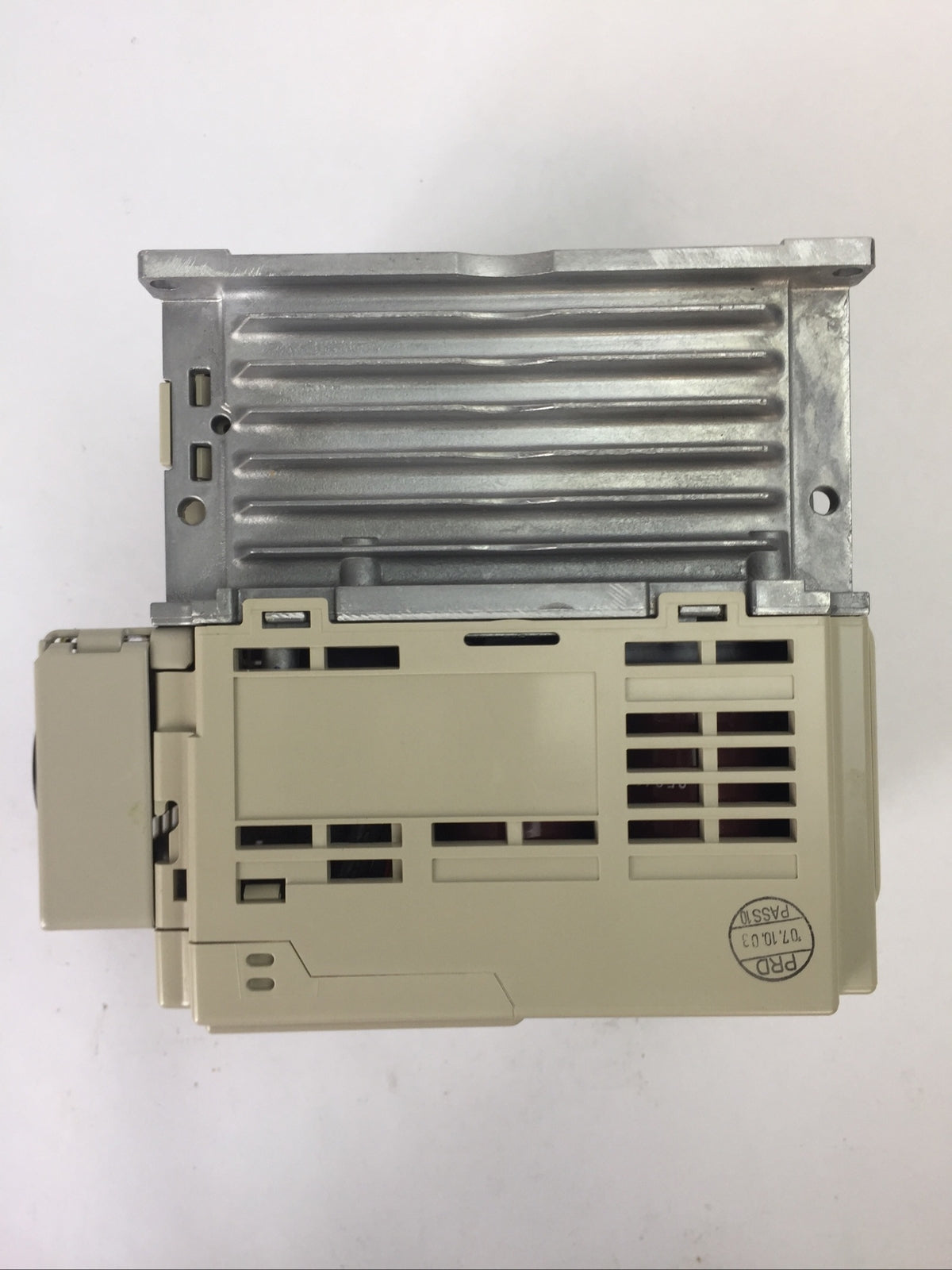 YASKAWA DRIVE CIMR-V7NU21P51 VARISPEED 230VAV 8A CVST31059 BLANK COVER-A