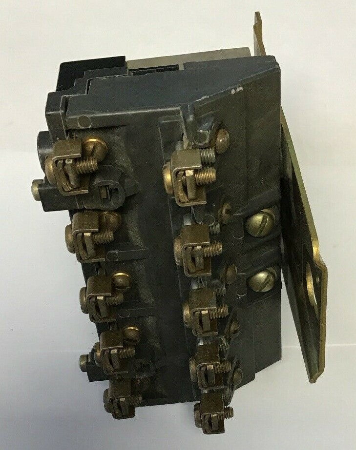 ALLEN BRADLEY 702-A0D94 OVERLOAD RELAY SER.K575V 5HP W/70A86 110V.60HZ COIL