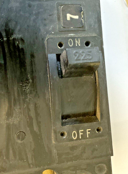 SQUARE D Q2-21225-AC CIRCUIT BREAKER 225A 2POLE 120/240VAC Q221225AC