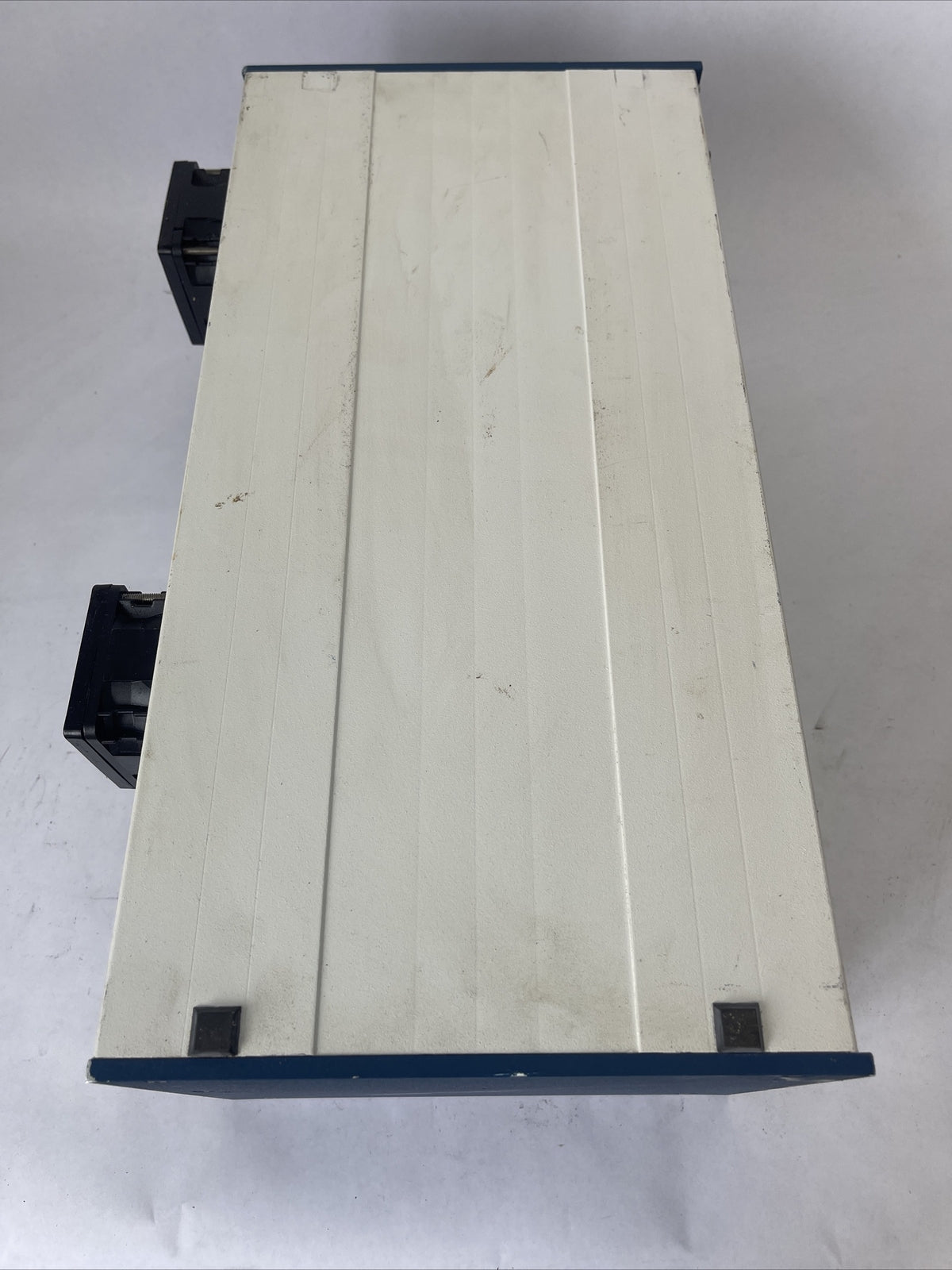 NATIONAL INSTRUMENTS SCXI-1001 12 SOLT CHASSIS 1.7/1.5/0.8A 100/120/220/240VAC
