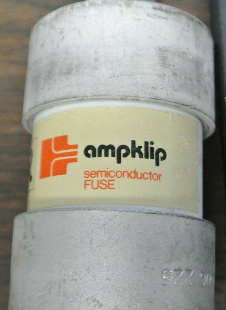 INTERNATIONAL RECTIFIER SF60C225 FUSE / 600V, 225A / NEW SURPLUS / TYPE KAC225