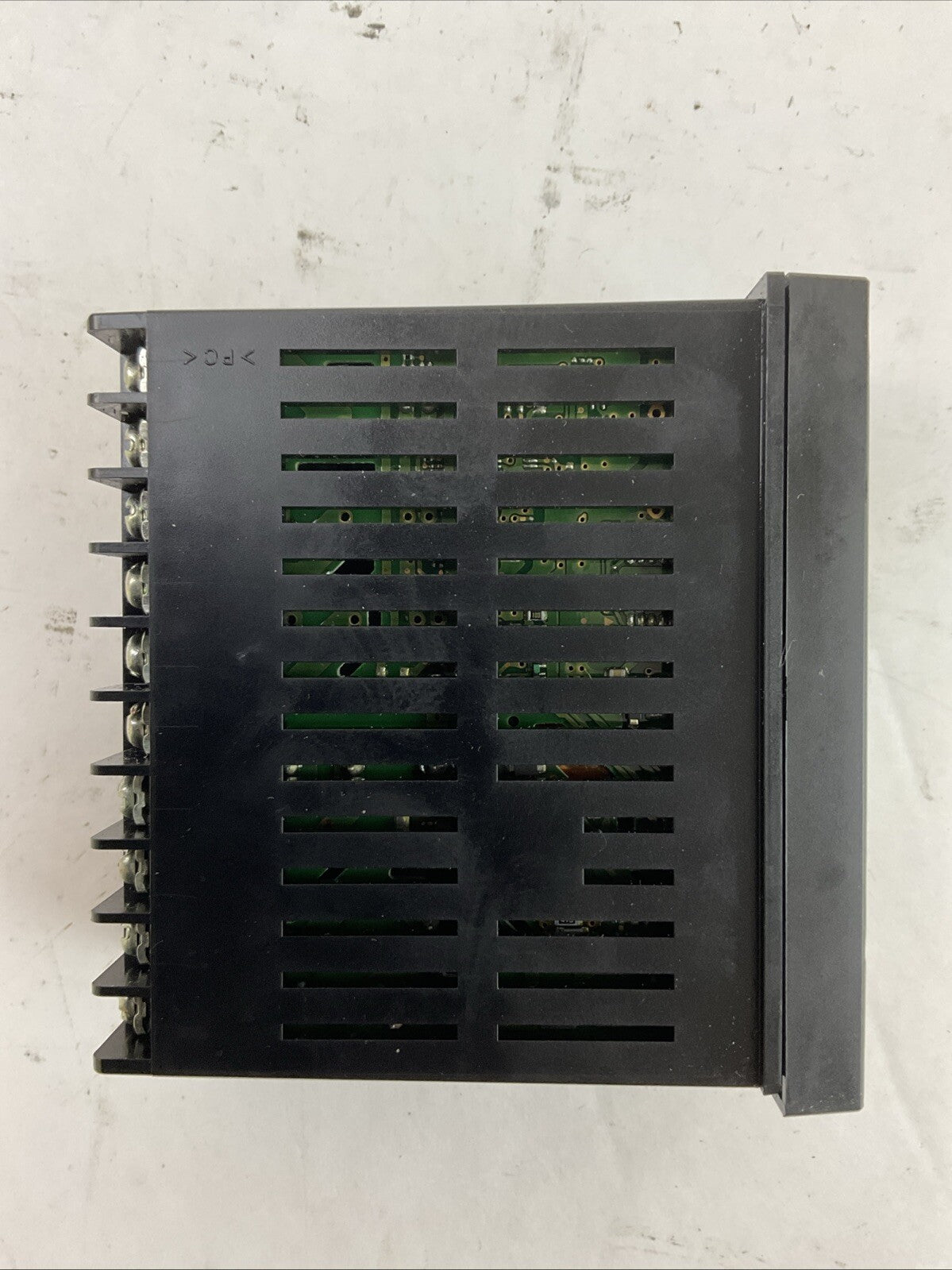 OMRON E5EN-R3MT-500 TEMPERATURE CONTROLLER 100-240VAC 50/60HZ 10VA