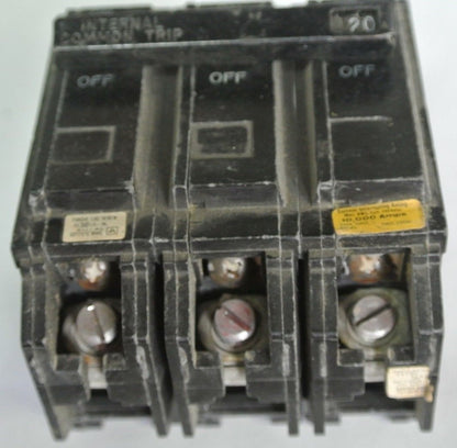 GENERAL ELECTRIC 3-POLE CIRCUIT BREAKER 20A - COMMON-TRIP