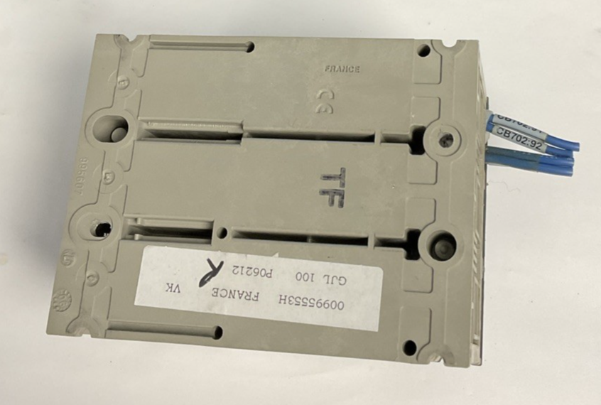 MERLIN GERIN NSE100N NENL34030 CIRCUIT BREAKER 30A 480V *SHUNT WIRE LENGTH VARY*