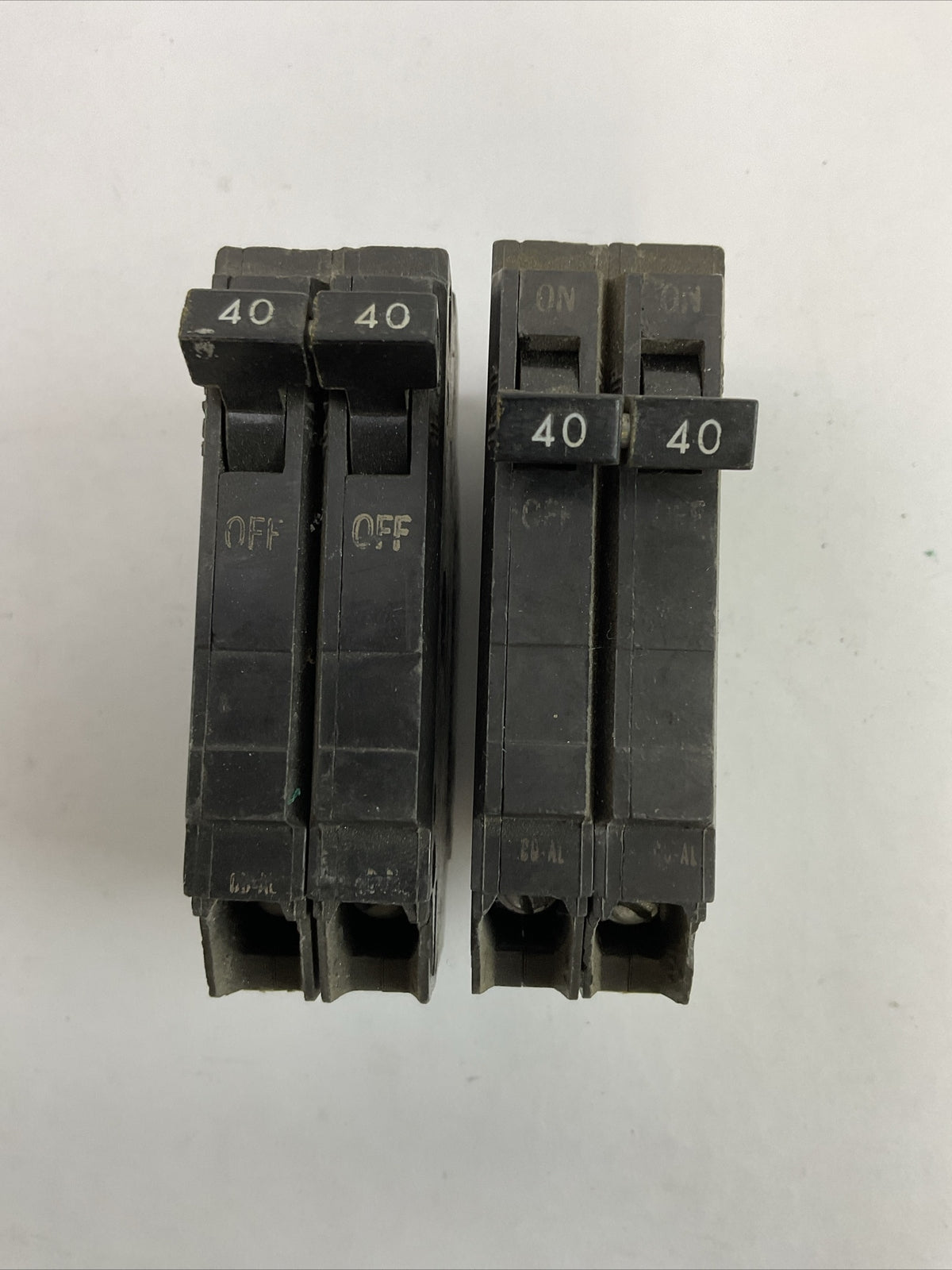 GE TQP240 40AMP 120/240VAC 1POLE CIRCUIT BREAKER (LOT OF 2)