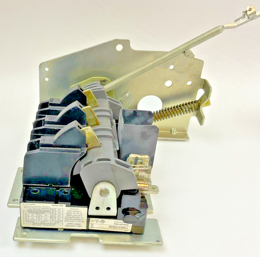 ALLEN BRADLEY 1494V-DS30 SER D DISCONNECT SWITCH 1494V-FS30 LONG HANDLE 12"