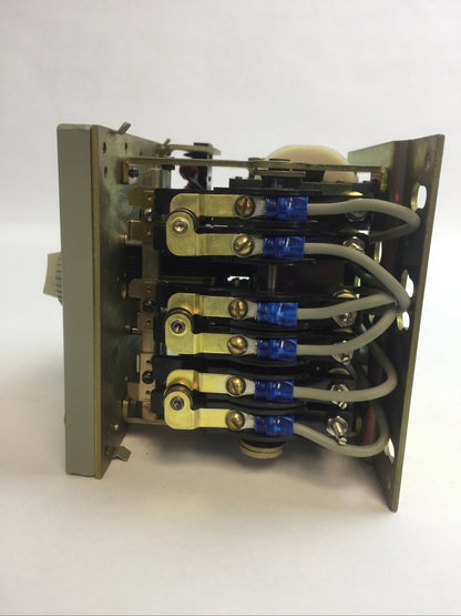 EAGLE SIGNAL HZ41A6 ELECTRIC RESET COUNTER MICROFLEX 0-1000 120VOLT 60HZ 15AMP