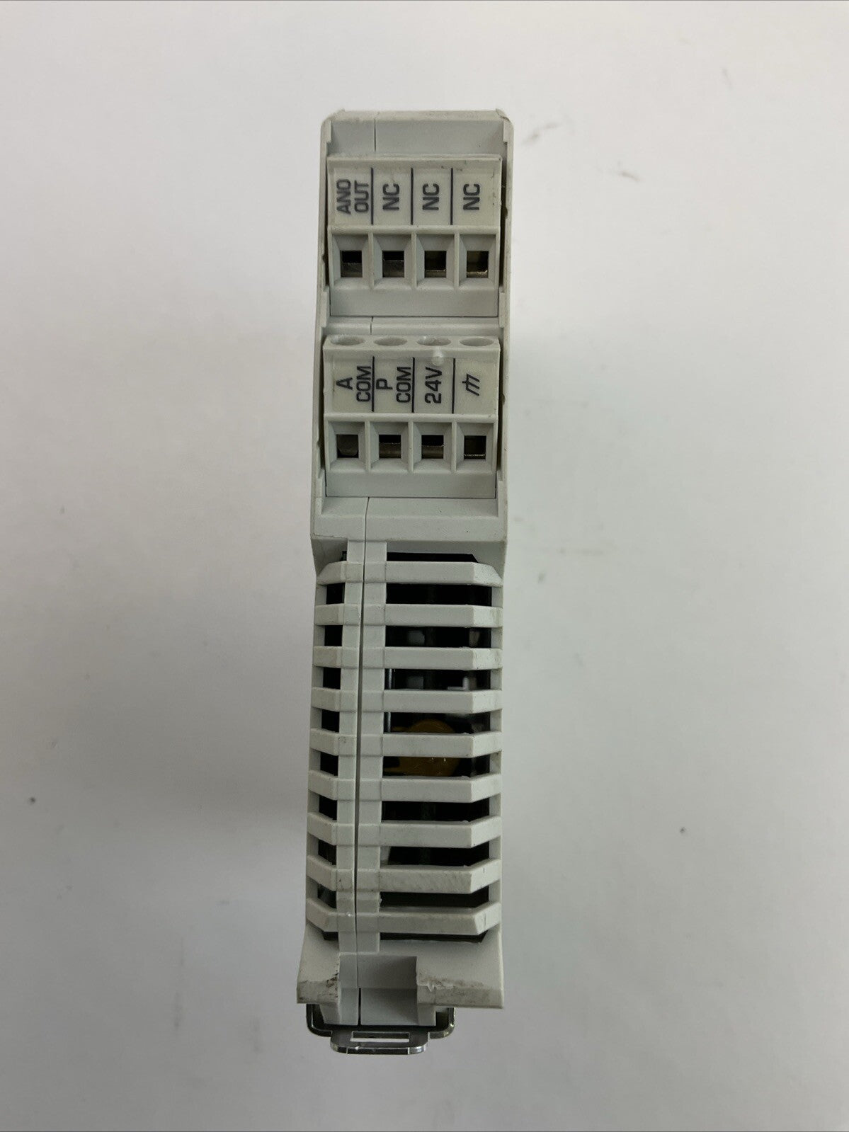 DAYTRONIC 5M64 VOLTAGE CONDITIONER POWER INPUT 11-28VDC ANALOG OUTPUT 10VDC