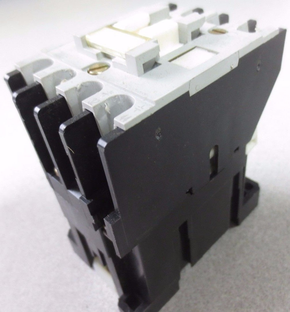 ALLEN-BRADLEY 700-P220A1, Ser. C - RELAY