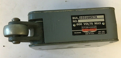 CUTLER HAMMER 10316H57A LIMIT SWITCH 2 1/4LBS 600V  RIGHT HAND