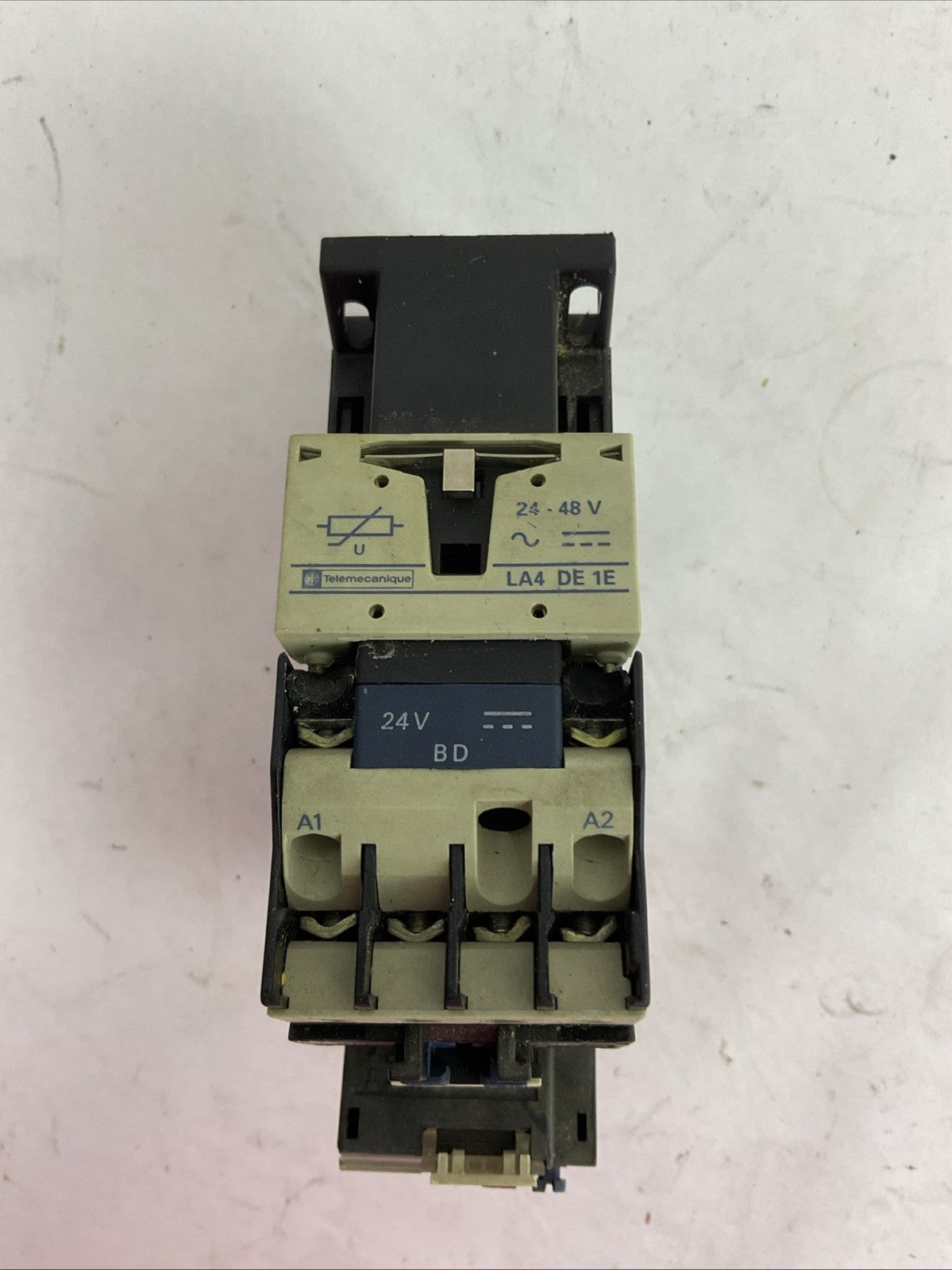 TELEMECANIQUE STARTER LP1 D09 10 600VAC CONTACTOR 24VDC COIL LR2D1310 RELAY 4-6A