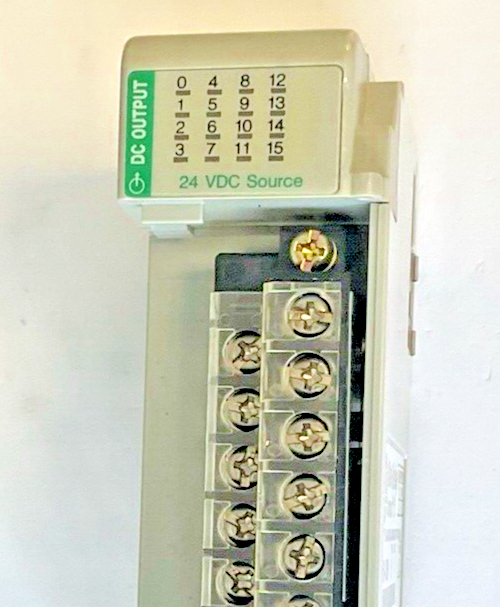 ALLEN BRADLEY 1769-OB16 OUTPUT MODULE SER.B REV.1 FWREV 2.1 ***NO DOOR***