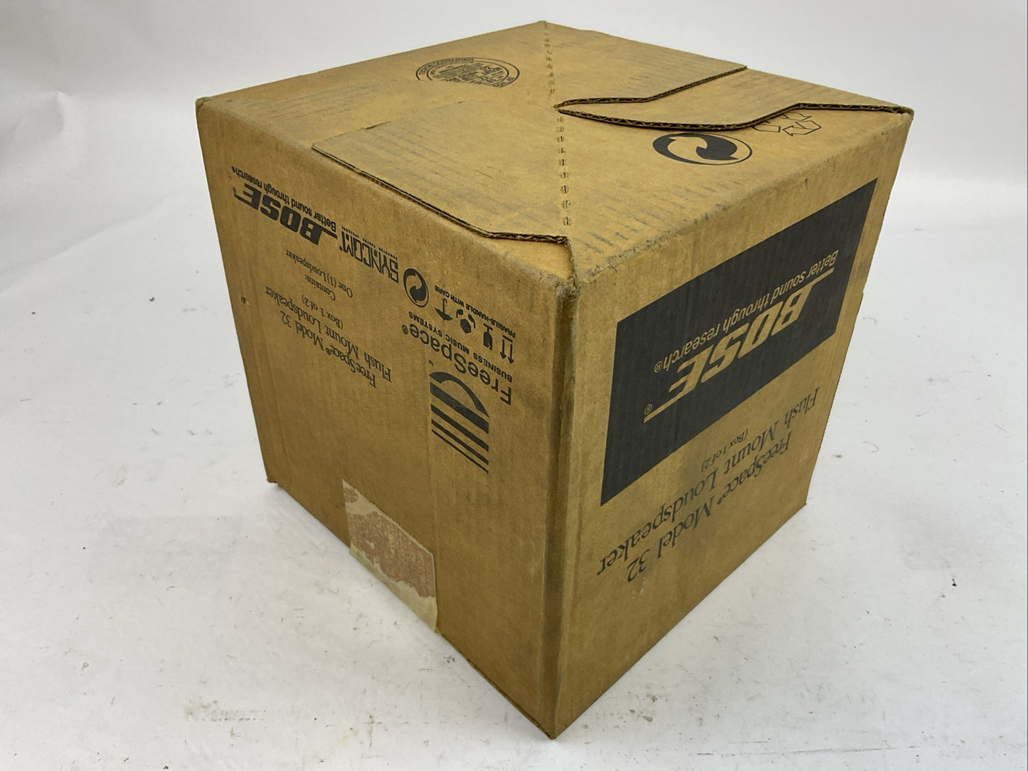 BOSE MODEL 32 FLUSH MOUNT SPEAKER W/LOGO WHITE 70 VOLT