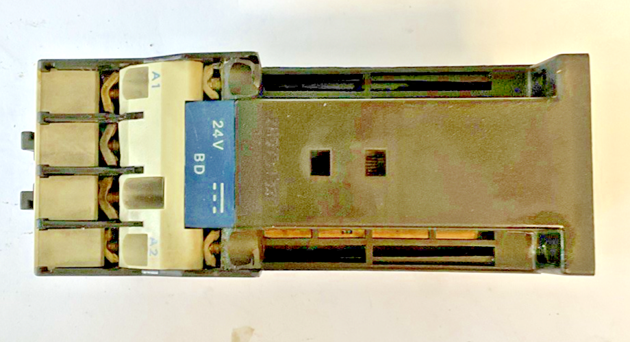 TELEMECANIQUE LP1 D18 10 CONTACTOR 32A 24VDC