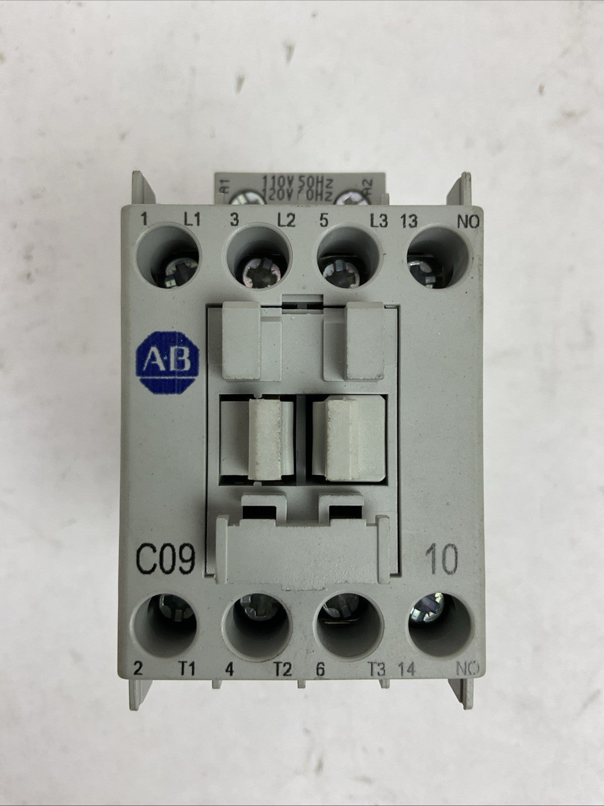 ALLEN BRADLEY 100-C09*10 SER A 600VAC 25AMP CONTACTOR 120/110/V 60/50HZ COIL