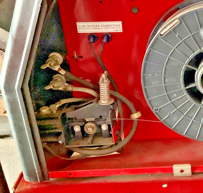 LINCOLN SP-135T MIG WELDER 90A 120V 25-135A W/GAUGES, GUN, HOSE, GLOVES , CLAMP
