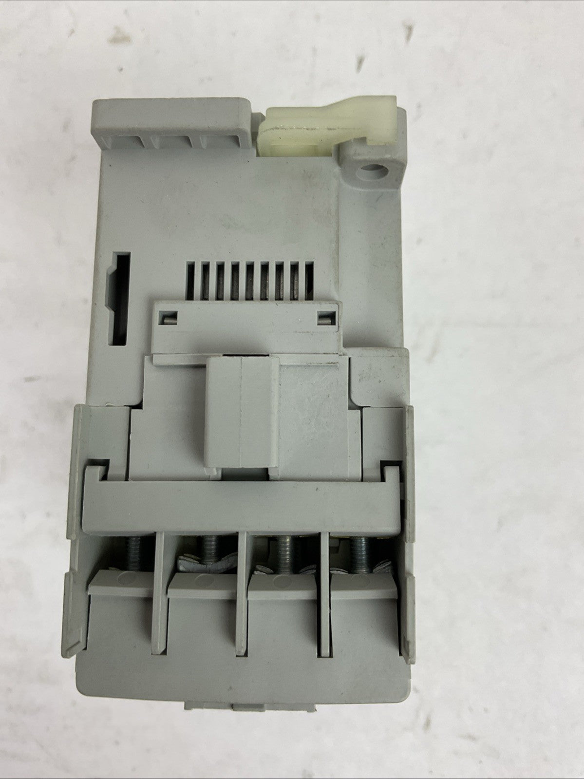 ALLEN BRADLEY 100-C09*10 SER A 600VAC 25AMP CONTACTOR 120/110/V 60/50HZ COIL