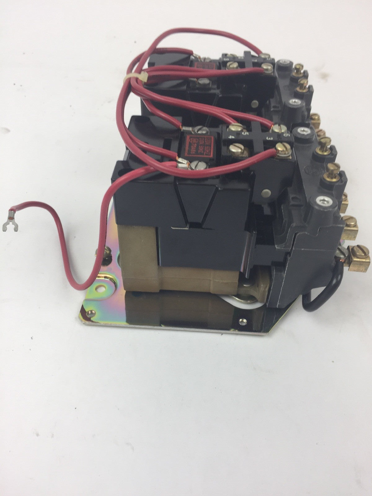 ALLEN BRADLEY 715X-A0D3000 TWO SPEED STARTER SIZE 0 PHASE 3 120V 60HZ NO CONTACT