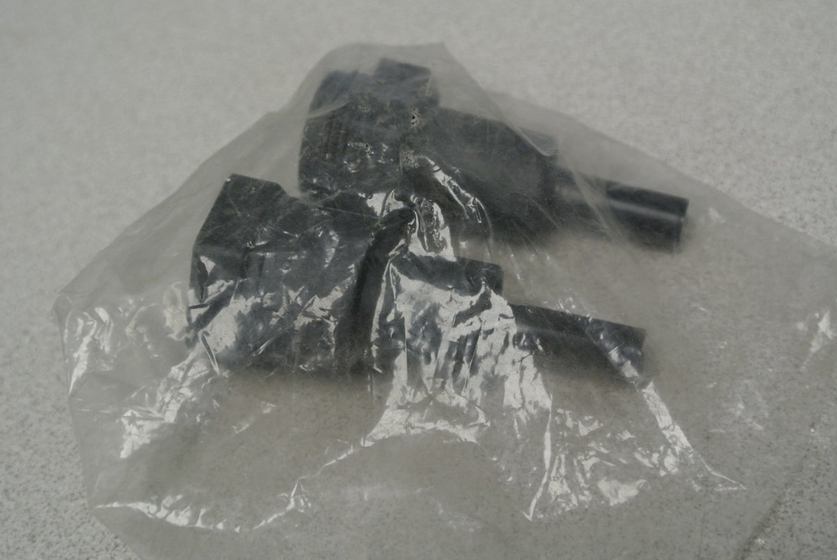 FERRAZ-SHAWMUT FEB-11-11 / IN-LINE FUSE HOLDER SET / 600VAC / 30A / NEW SURPLUS