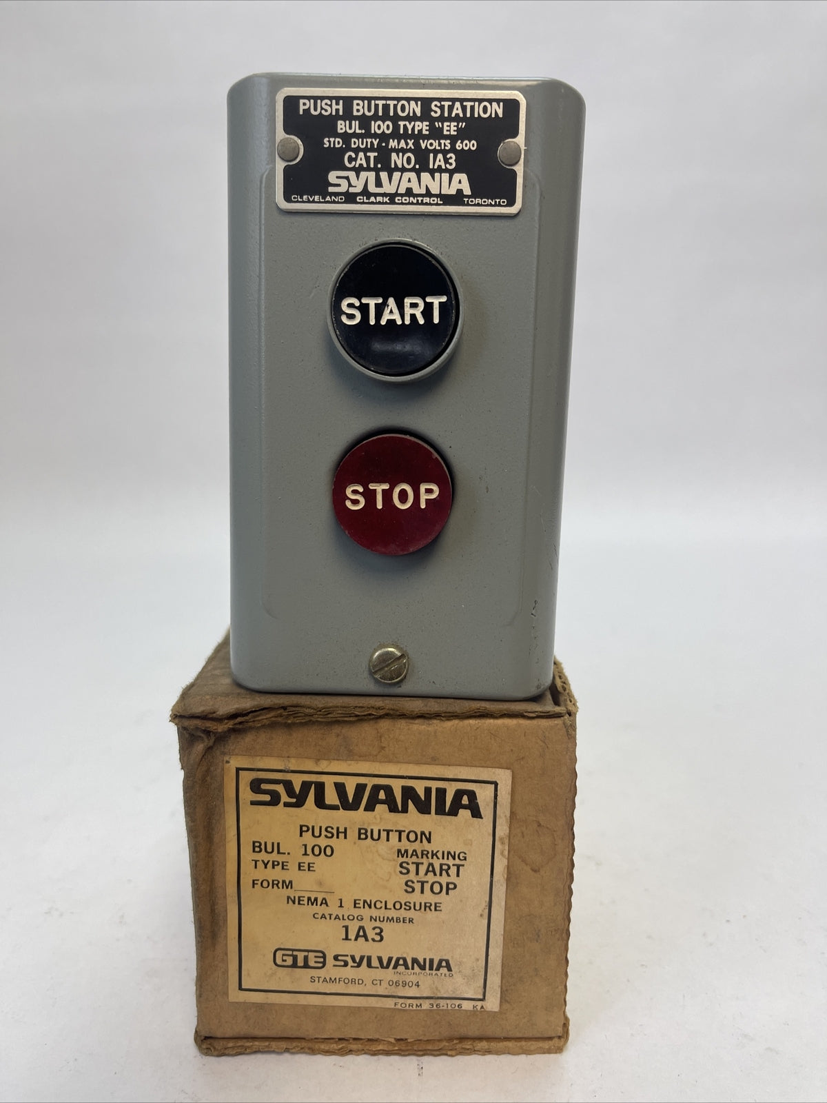 SYLVANIA 1A3 START STOP PUSH BUTTON STATION NEMA 1 ENCLOSURE BUL. 100 TYPE "EE"