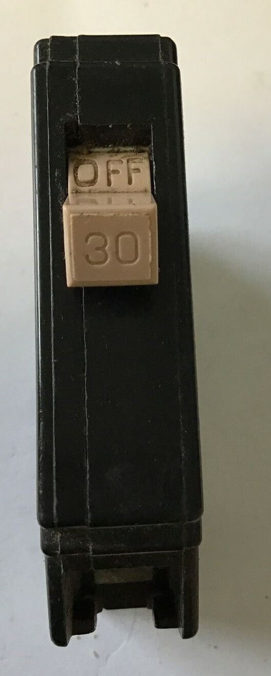 CUTLER HAMMER CH130 CIRCUIT BREAKER 120/240VAC CLASS CTL 30A 1POLE **LOTOF2**