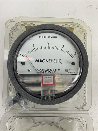 DWYER 2004 W45Y PRESSURE GAUGE 0-4 INCHES OF WATER