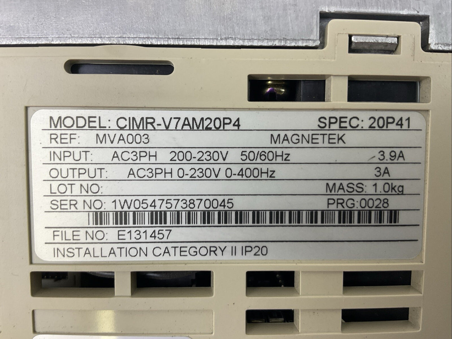 YASKAWA CIMR-V7AM20P4 AC DRIVE OUTPUT 3PH 0-230VAC 0-400HZ 3A INPUT 200-230VAC