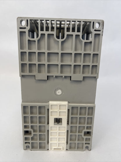 ALLEN BRADLEY 22D-D2P3N104 POWER FLEX 40P AC DRIVE OUTPUT 0-460VAC INPUT 380-480