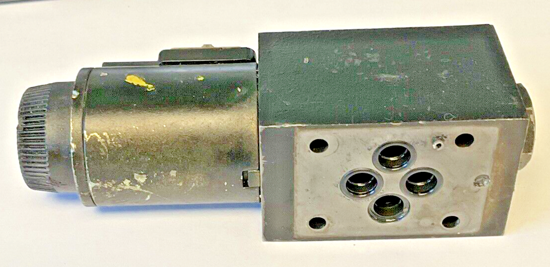 VICKERS DG4V-3S-2A-M-U-HL7-60-EN490 SOLENOID DIRECTION VALVE 3000PSI