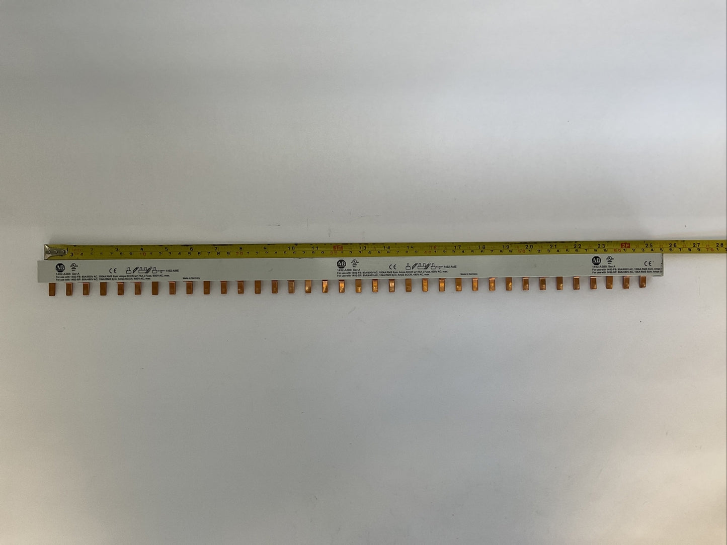 ALLEN BRADLEY 1492-A3B8 BUS BAR SER A