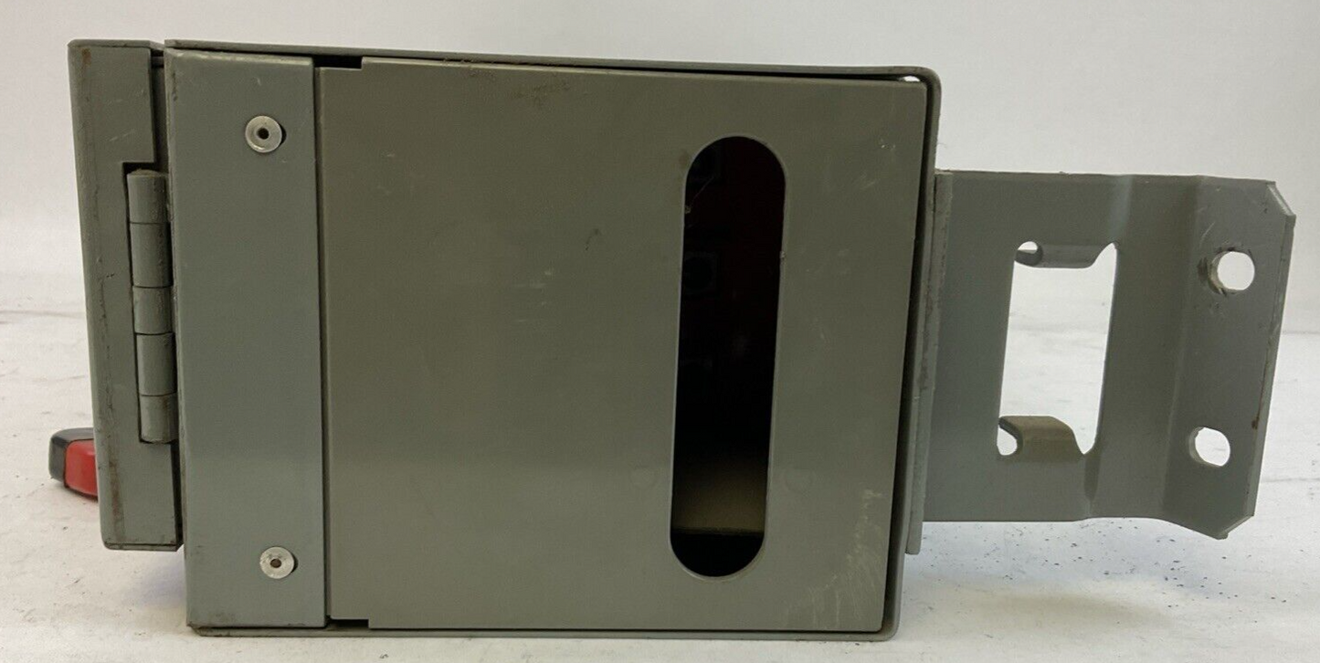 SQUARE D QMB-321-TW PANELBOARD TWIN SWITCH SER E1 240VAC 3POLE 30AMP 3PH 7-1/2HP