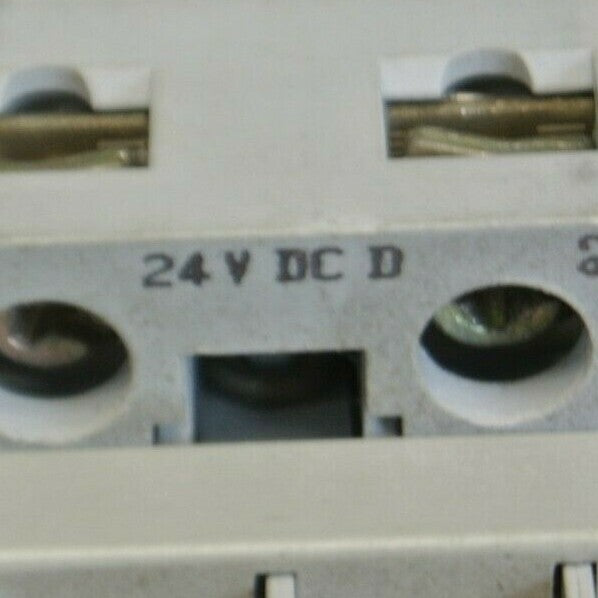 ALLEN-BRADLEY 100-C12Z*10 CONTACTOR / Ser. A / 24VDC