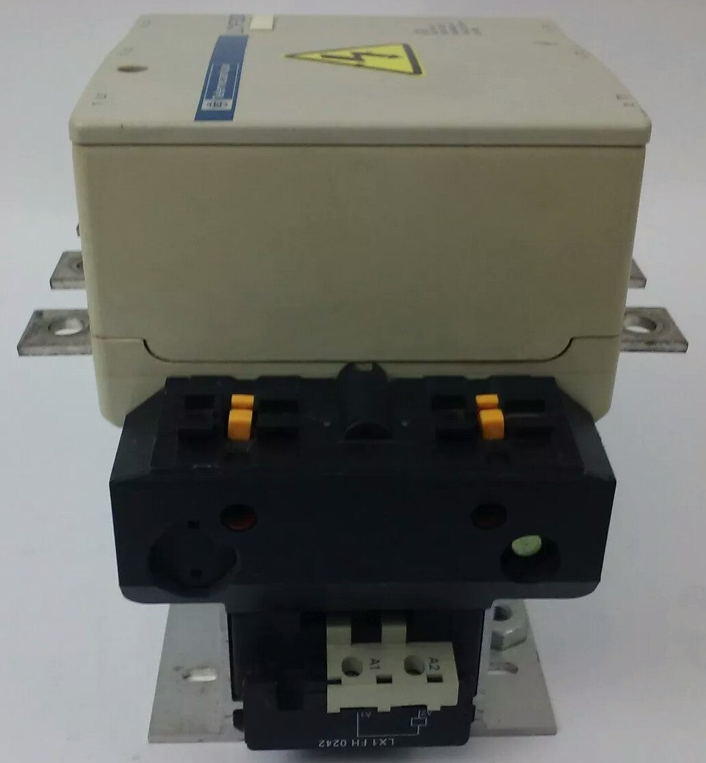 TELEMECANIQUE LC1F330 CONTACTOR, 3PH, 600V, 370A, 250HP, W/ 24V 40/400HZ  COIL