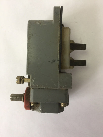 CUTLER HAMMER 10316H5875C LIMIT SWITCH 600VAC PILOT DUTY