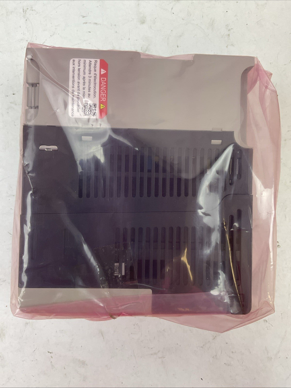 ALLEN BRADLEY 25A-D4P0N104 SER B FRN 3.001 POWER FLEX 523 AC DRIVE 1.5kW 2.0HP