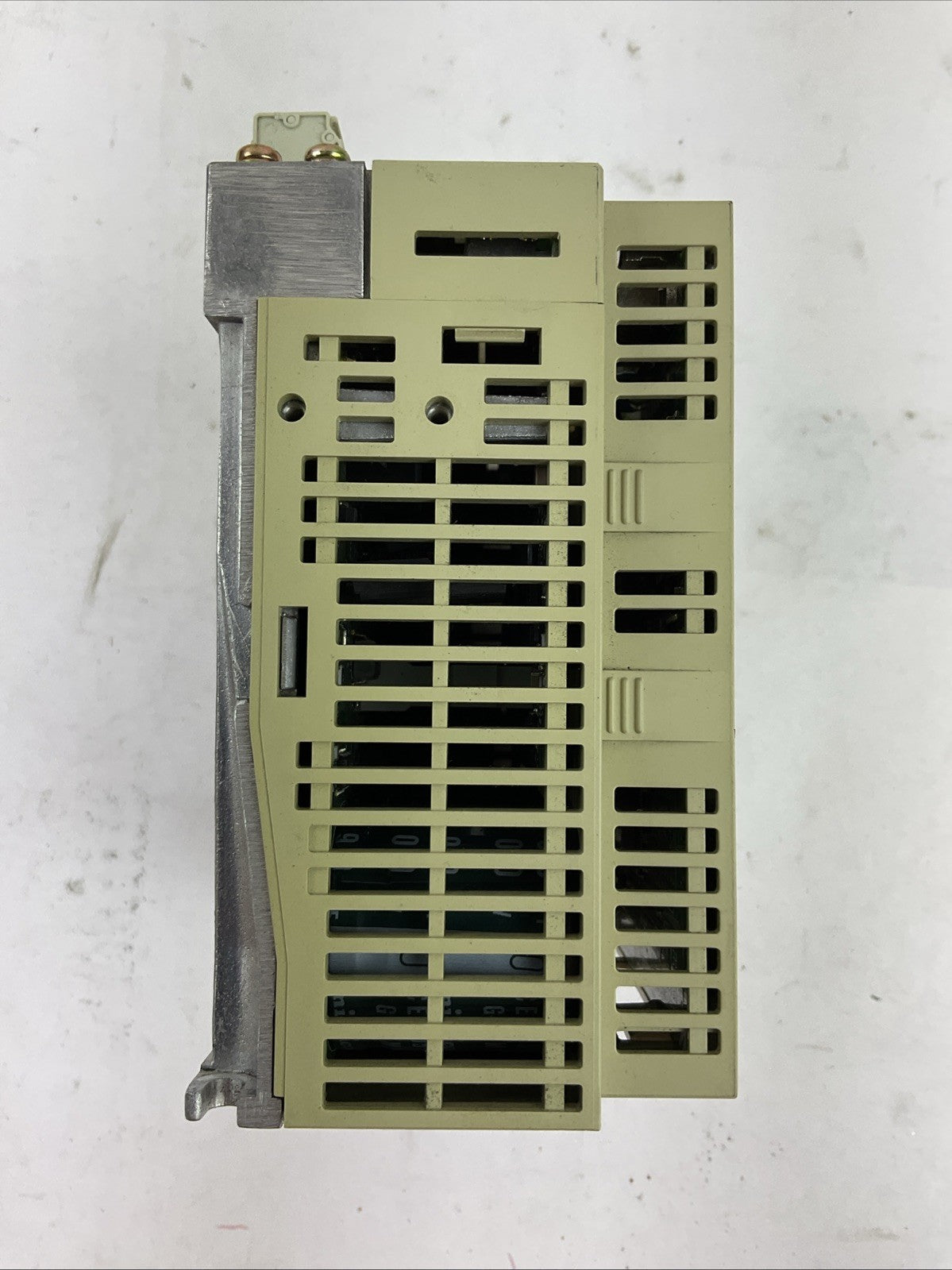 YASKAWA SGDH-01AE SERVOPACK OUTPUT 3PH 0-230VAC 0.91A 0.1kW JUSP-NS100