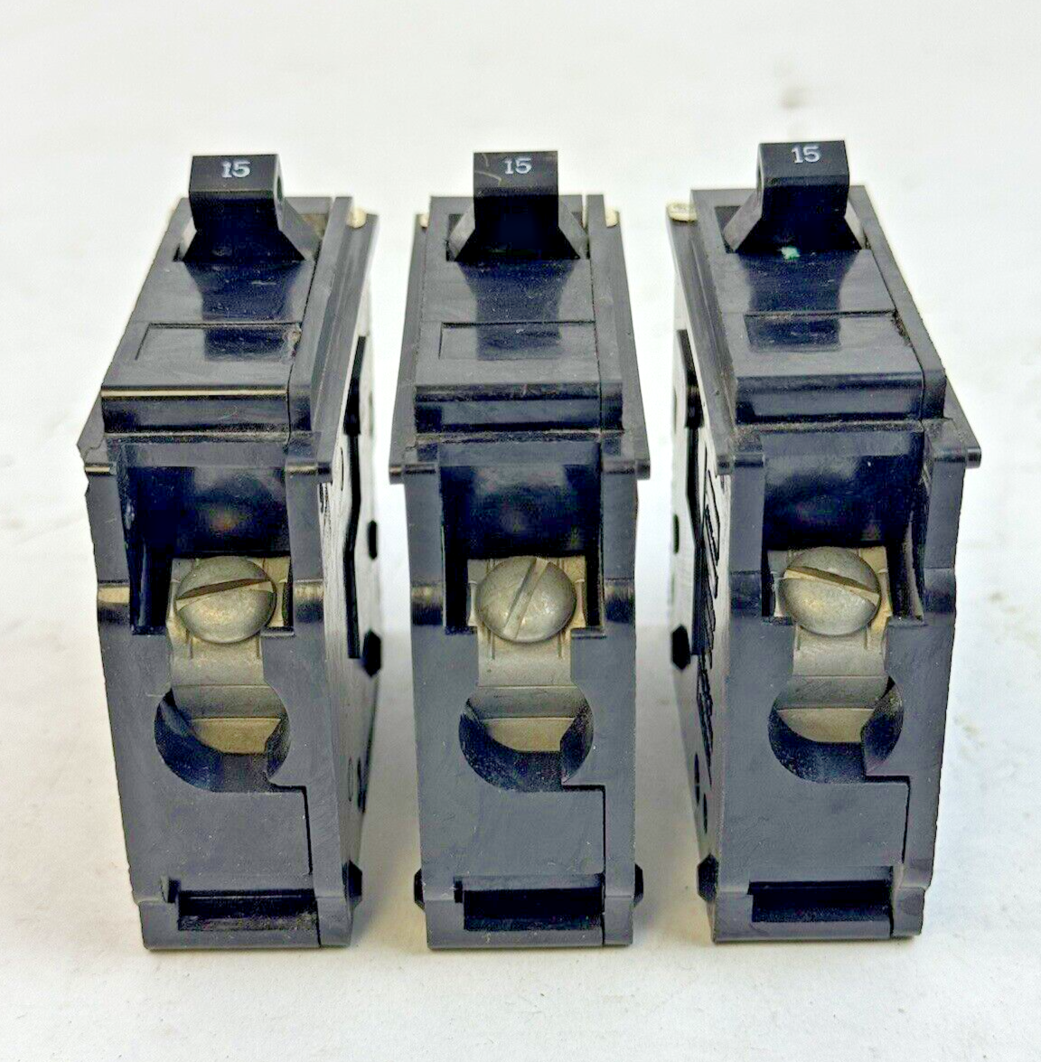CROUSE-HINDS *LOT OF 3*- MP115, 1 POLE, 15 A, 240 VAC CIRCUIT BREAKER - MURRAY
