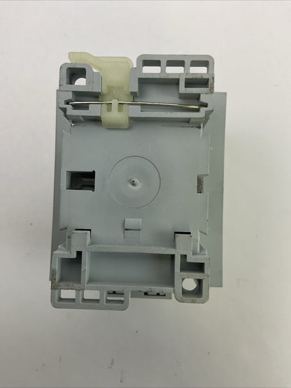 ALLEN BRADLEY 100-C16*10 SER B 600VAC 30AMP 3PH 15HP CONTACTOR COIL 120V 100-S