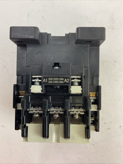 FUJI SC-N1 SC25BAA CONTACTOR 3NC0T 600VAC 3PH 25HP COIL 220-240V 60HZ