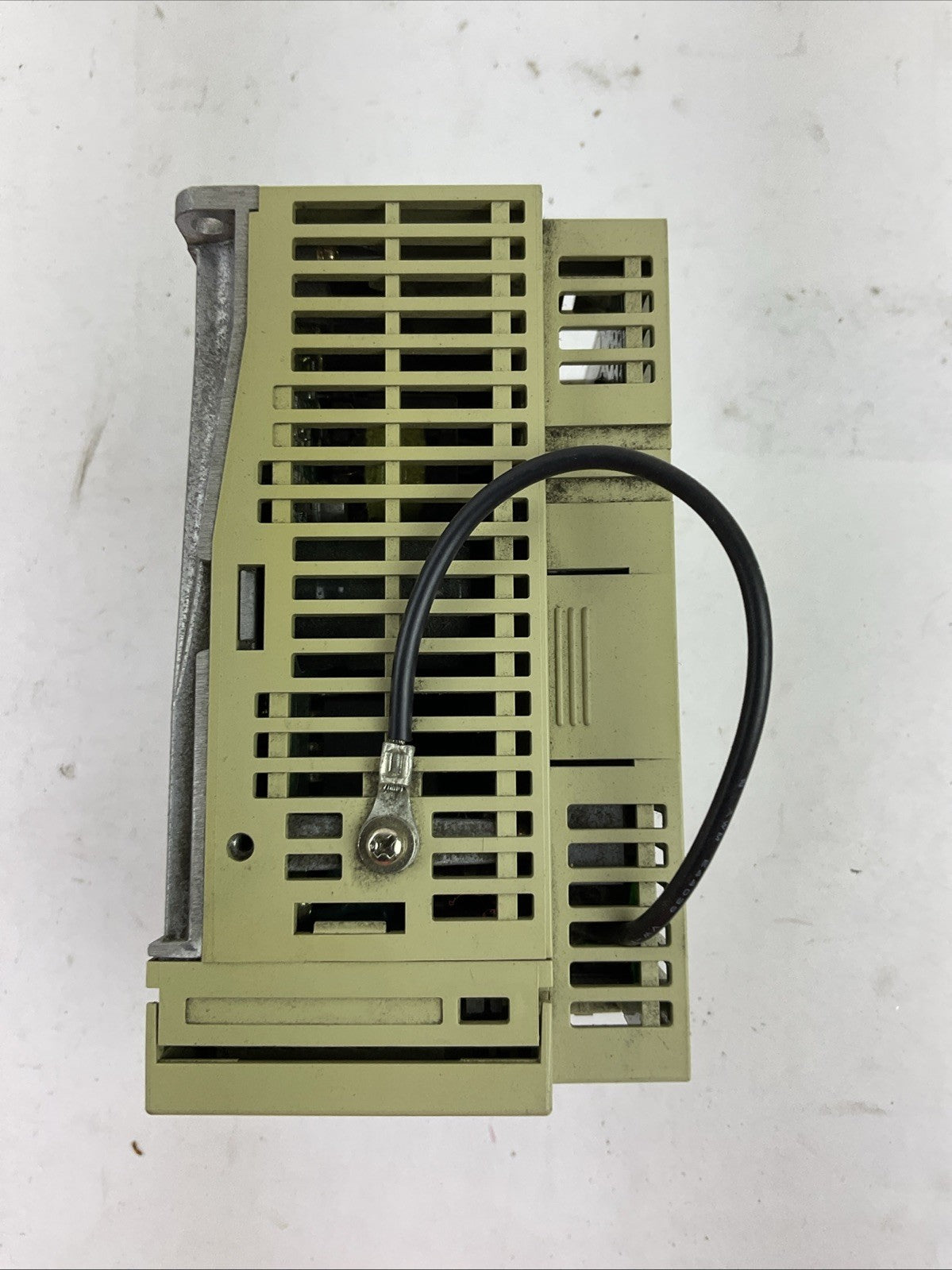 YASKAWA SGDH-01AE SERVOPACK OUTPUT 3PH 0-230VAC 0.91A 0.1kW JUSP-NS100