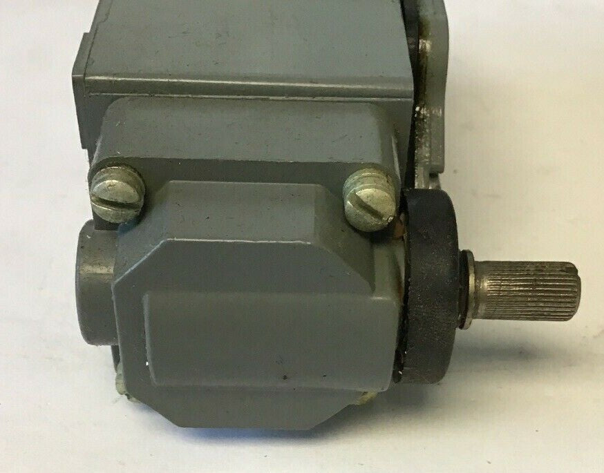 CUTLER HAMMER 10316H607C LIMIT SWITCH W/O LEVER 600VAC