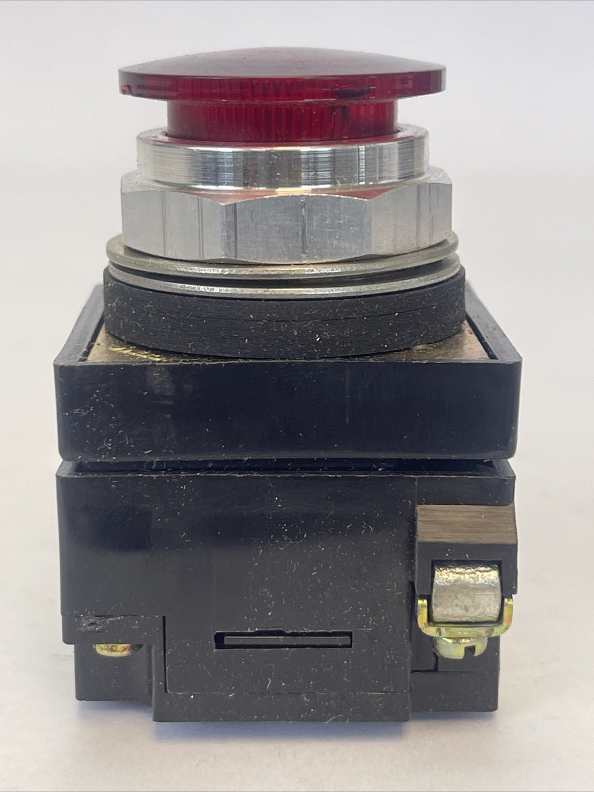 SYLVANIA CLARK BUL. 100T-PPLT1R ILLUMINATED PUSHBUTTON 120V 50/60HZ