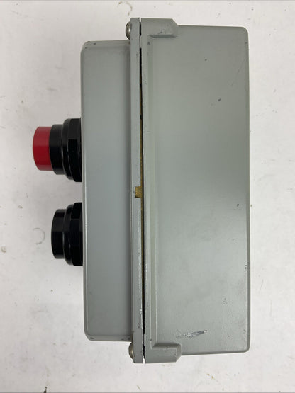 EATON CUTLER HAMMER E34EX7023 DIE CAST ENCLOSURE GREEN START RED STOP BUTTON