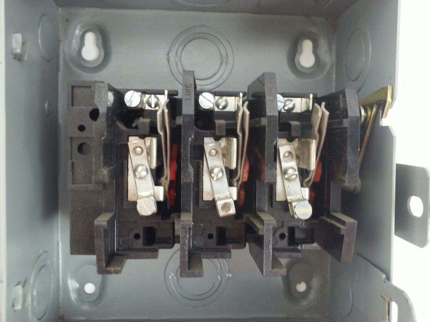 CHALLENGER GD321NF, 30A, 240V, 7 1/2 MAX H.P., TYPE 1 INDOOR, SAFETY SWITCH, NEW