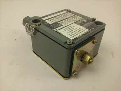 ALLEN BRADLEY 836T-T250J, SERIES A, INDUSTRIAL PRESSURE SWITCH, NEW